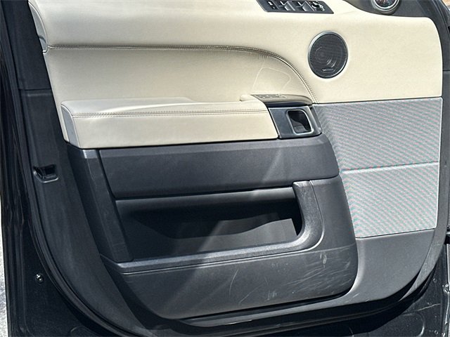 Used 2017 Land Rover Range Rover Sport HSE image 10
