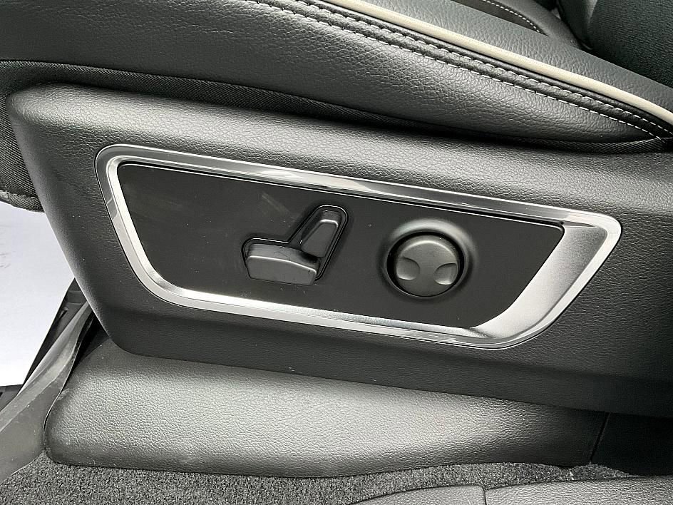 New 2026 RAM 1500 Laramie w/ Night Edition image 17