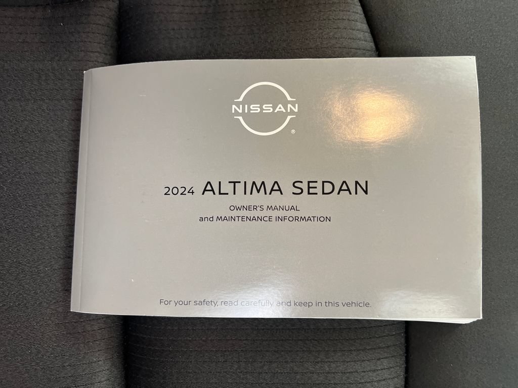 Used 2024 Nissan Altima 2.5 SV FWD image 31
