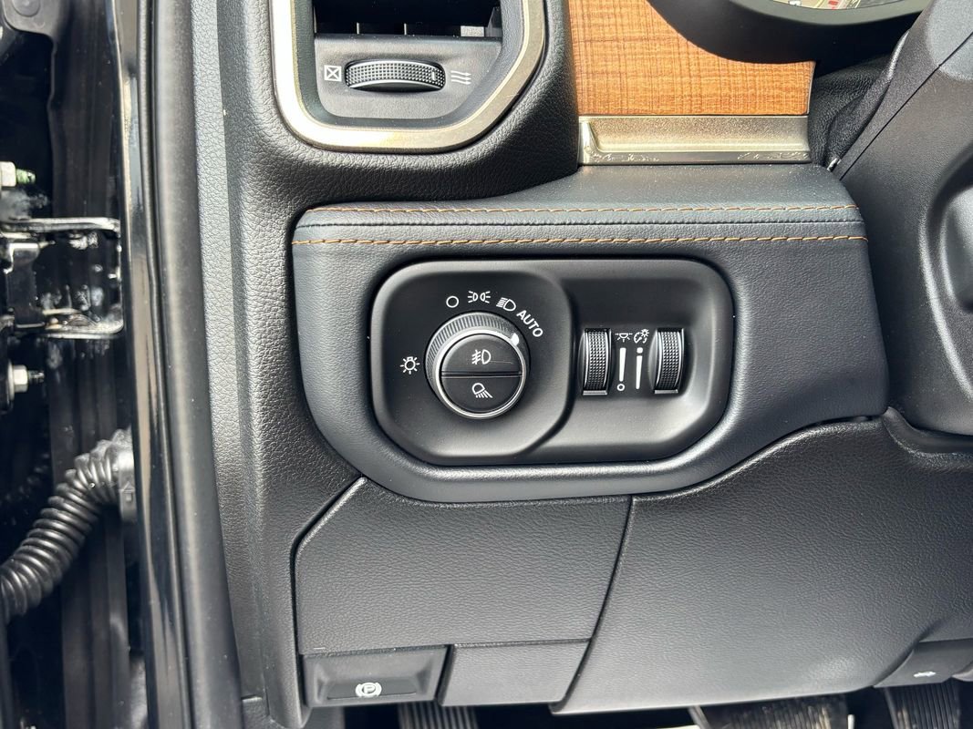 Used 2019 RAM 3500 Limited image 24