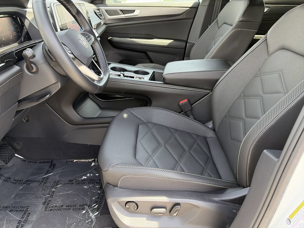 Certified 2024 Volkswagen Atlas Cross Sport SE FWD image 27