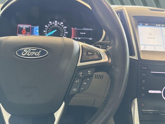 Used 2016 Ford Edge Titanium FWD image 16