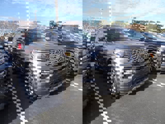 Used 2022 Ford Explorer Limited w/ Equipment Group 301A image 3