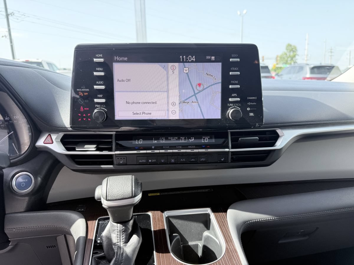 Used 2021 Toyota Sienna XLE w/ XLE Plus Package FWD image 13