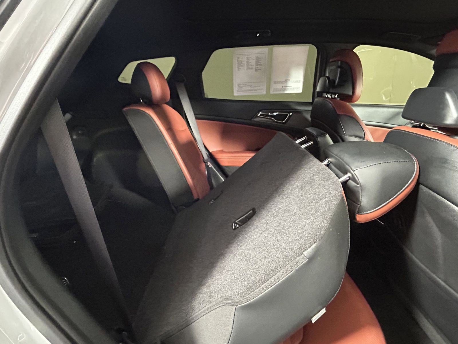 Used 2024 Kia Sportage SX image 12