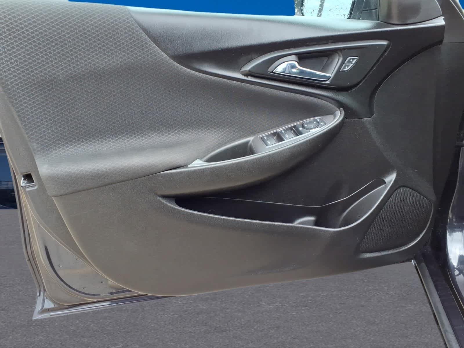 Used 2023 Chevrolet Malibu LT FWD image 16