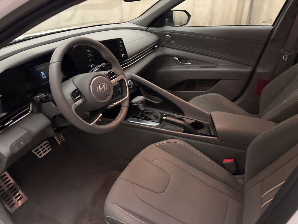 New 2025 Hyundai Elantra Sport image 12