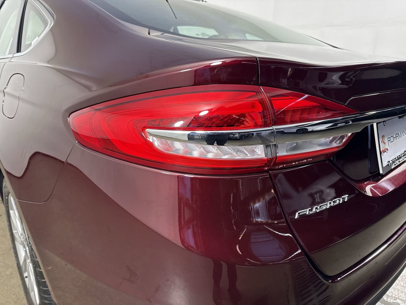 Used 2017 Ford Fusion SE w/ Fusion SE Technology Package image 32