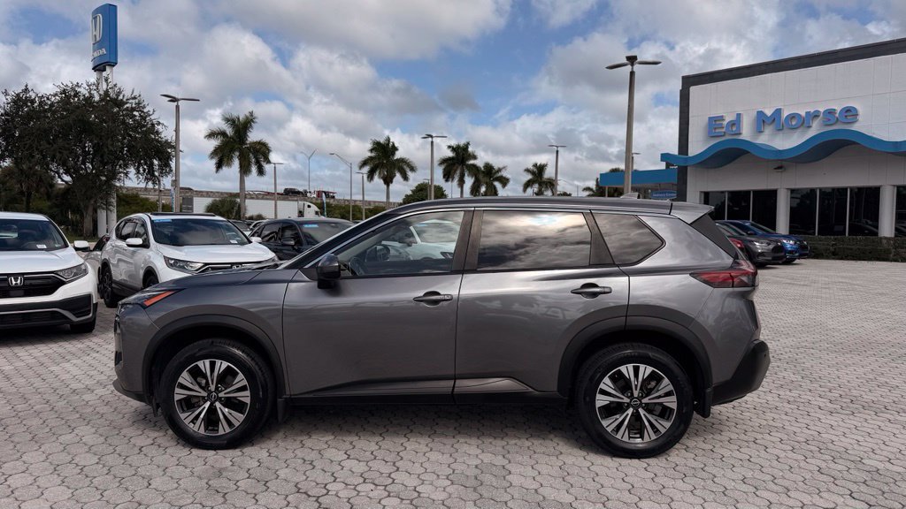 Used 2023 Nissan Rogue SV FWD image 3