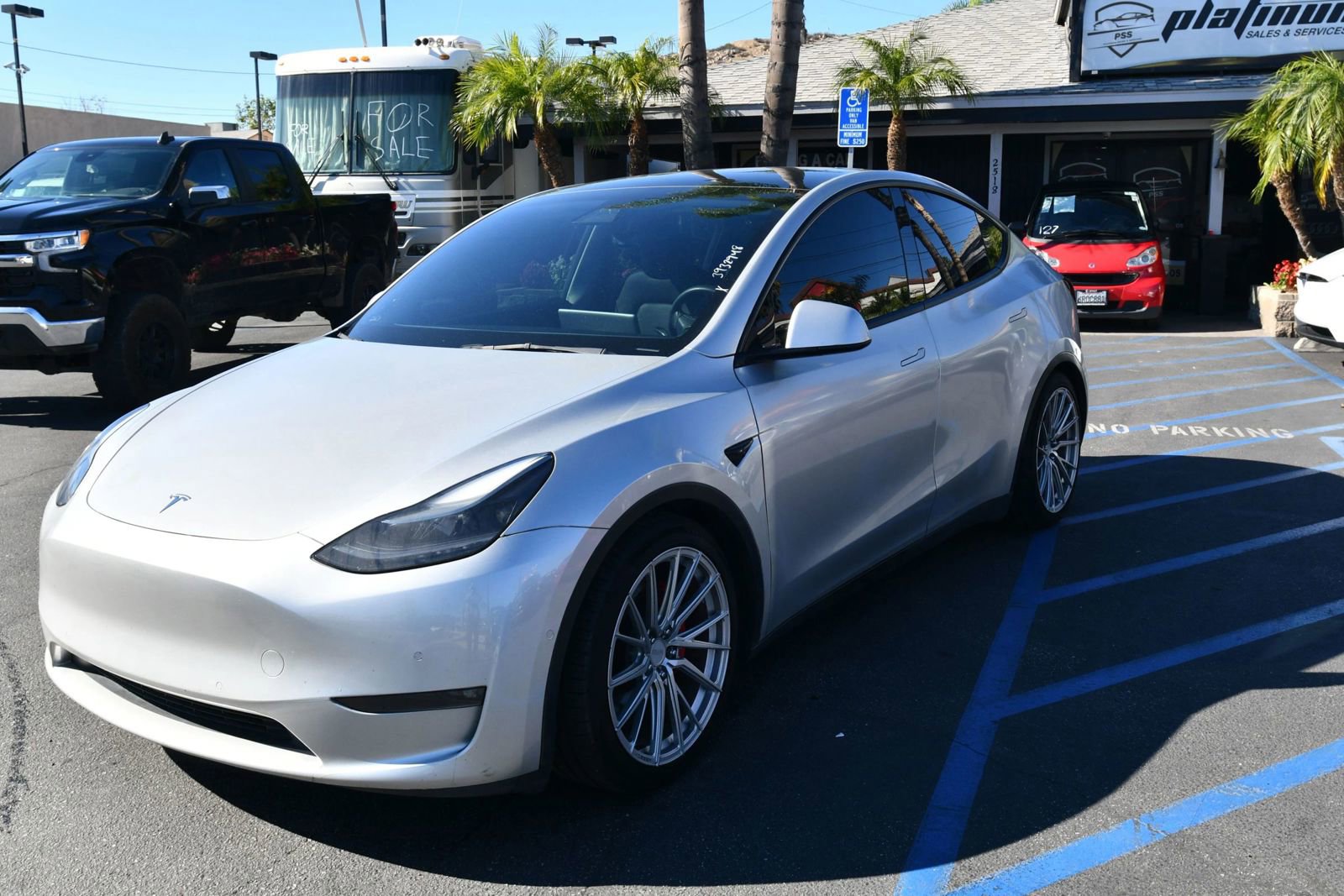 Used 2022 Tesla Model Y Performance image 3