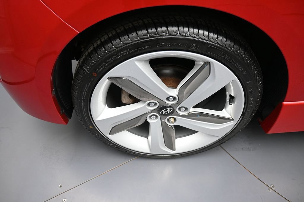 Used 2015 Hyundai Veloster Turbo FWD image 12