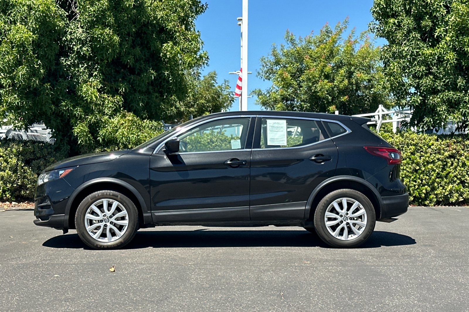 Certified 2022 Nissan Rogue Sport S image 7