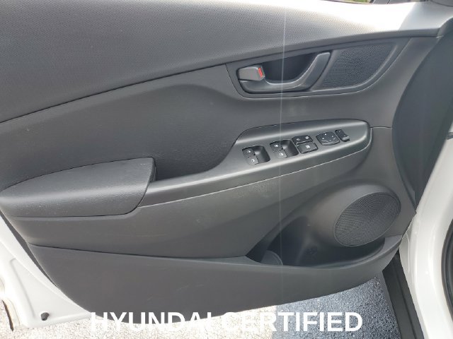 Certified 2022 Hyundai Kona SE FWD image 9