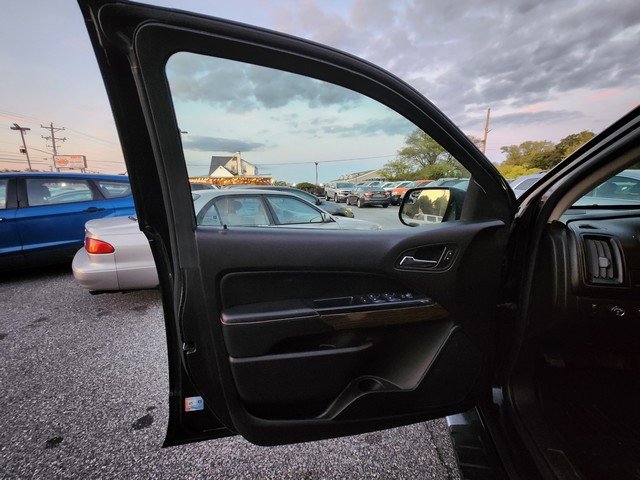 Used 2018 GMC Canyon Denali image 9