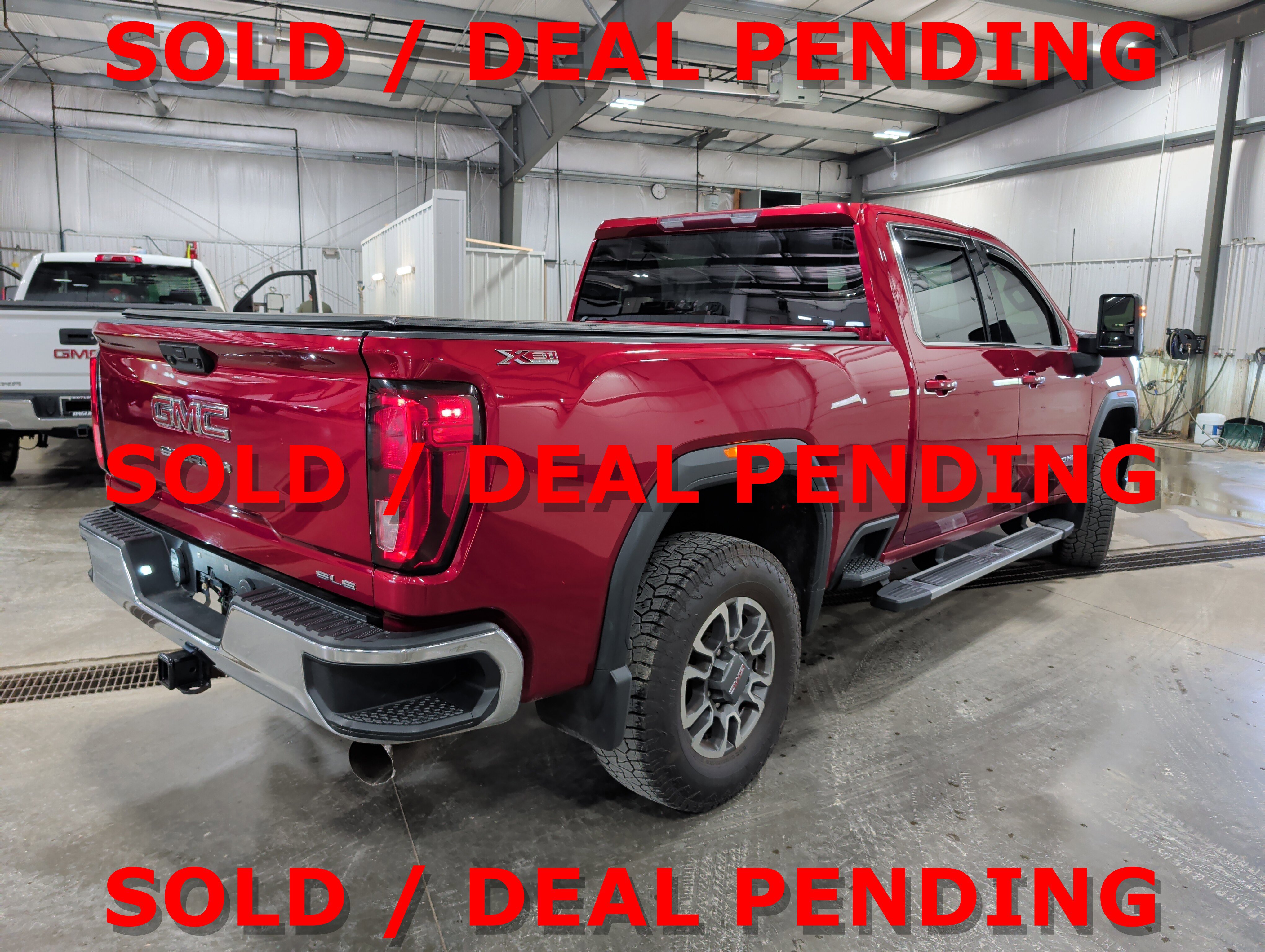 Used 2021 GMC Sierra 2500 SLE w/ SLE Value Package; AWD/4WD image 3