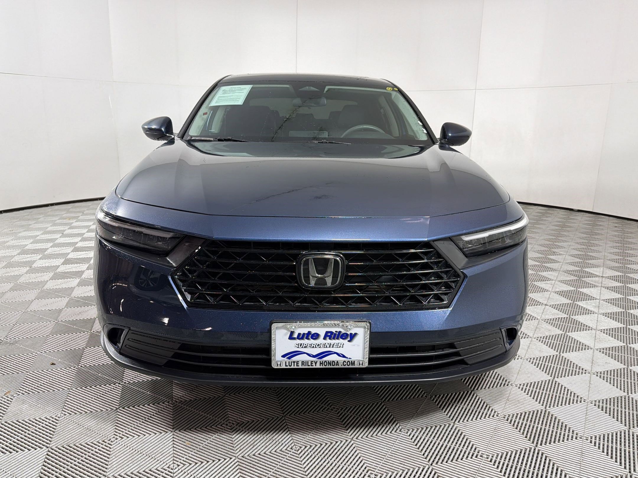 Certified 2023 Honda Accord EX image 6