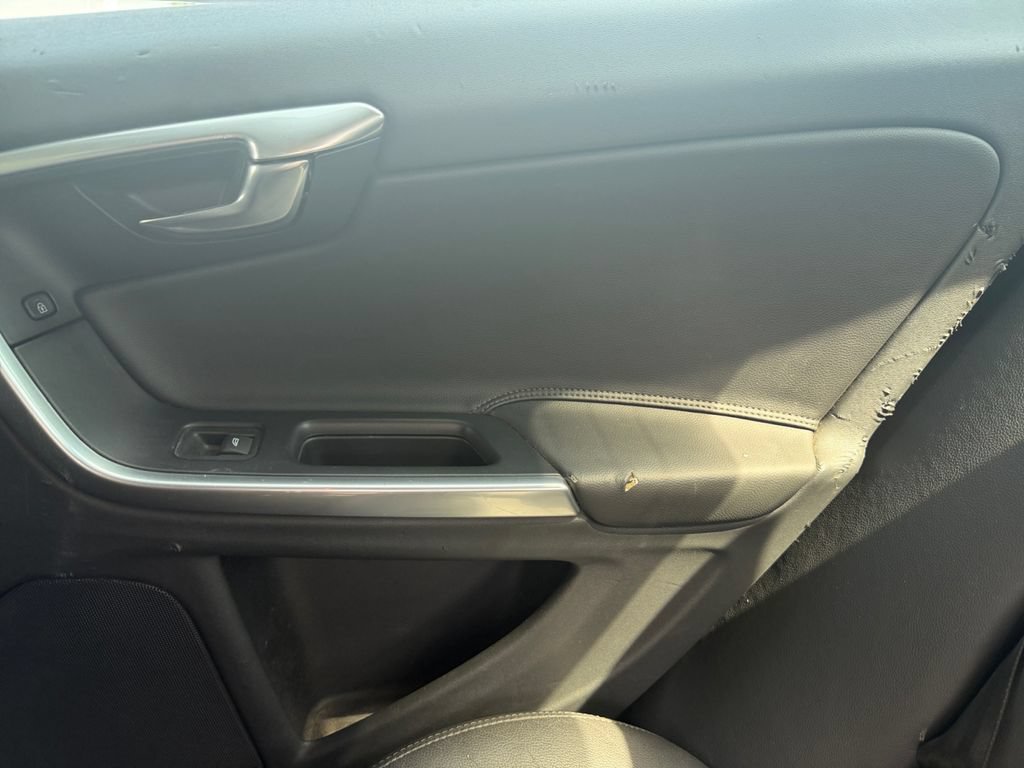 Used 2015 Volvo S60 T5 Platinum FWD image 34