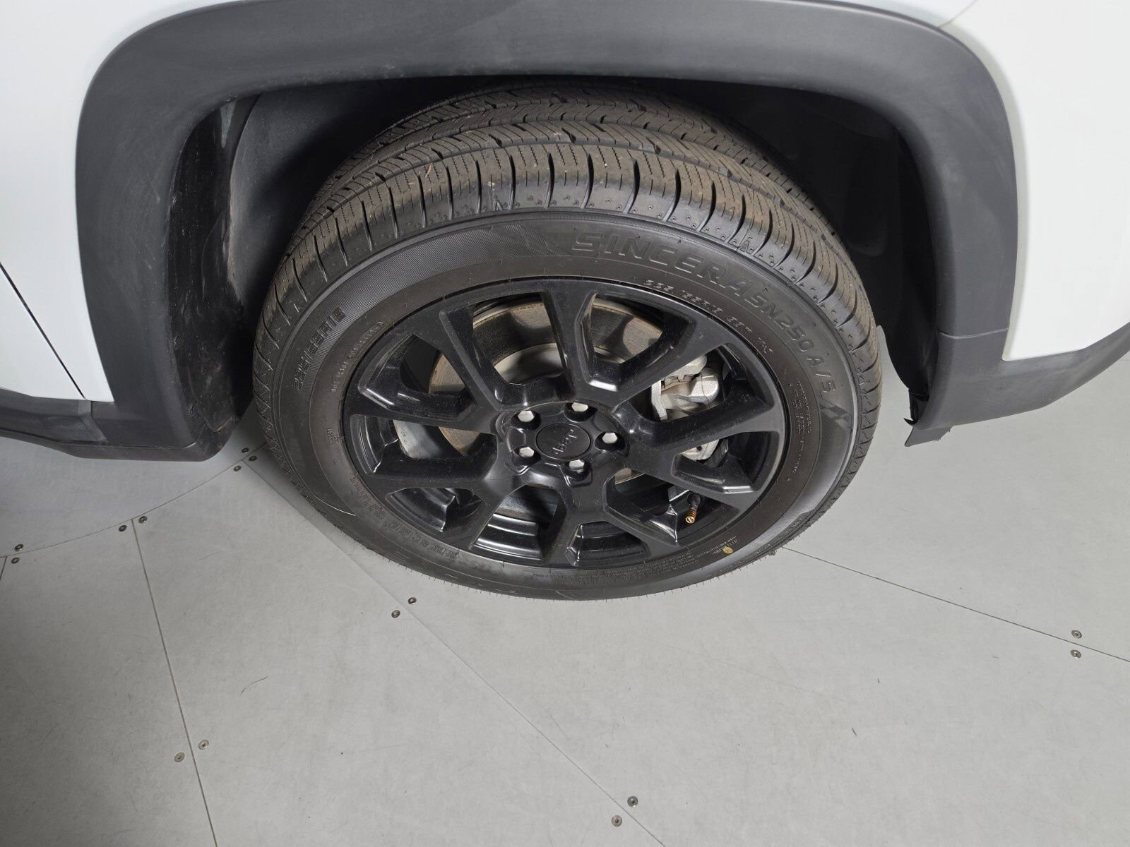 Used 2023 Jeep Compass Altitude image 13