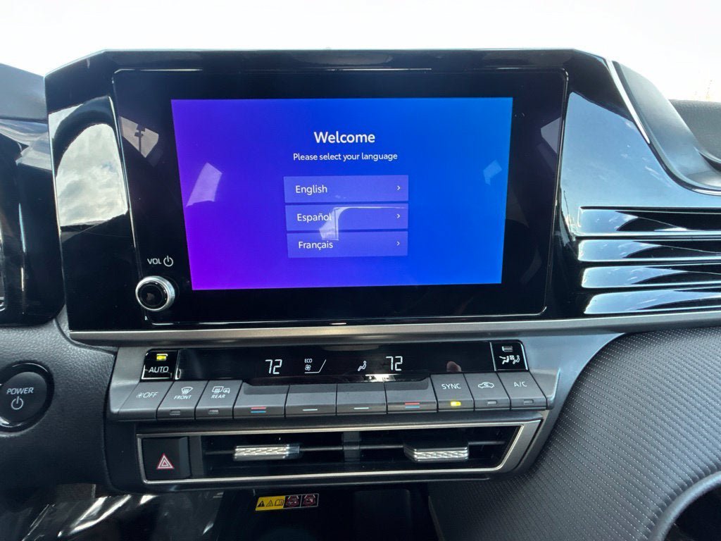 Used 2025 Toyota Camry SE FWD image 19
