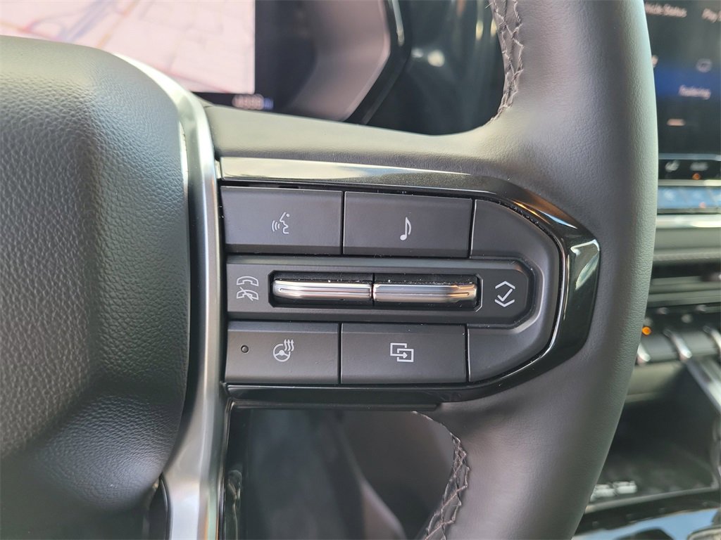 Used 2025 Chevrolet Colorado LT w/ LT Convenience Package image 6