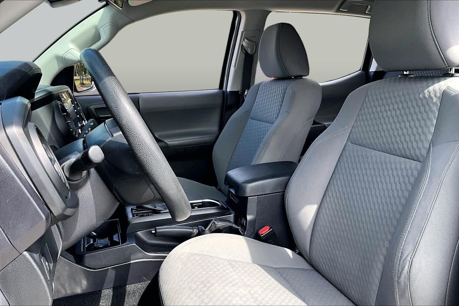 Used 2021 Toyota Tacoma SR AWD/4WD image 8