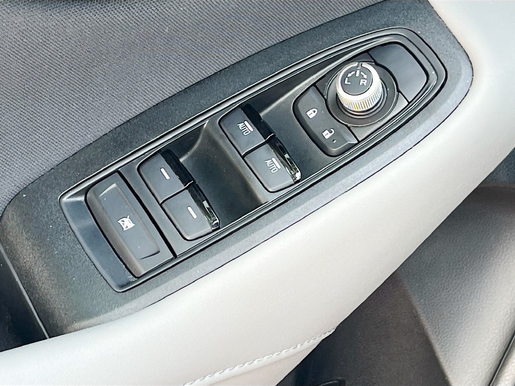 Used 2025 Subaru Outback Premium AWD/4WD image 17