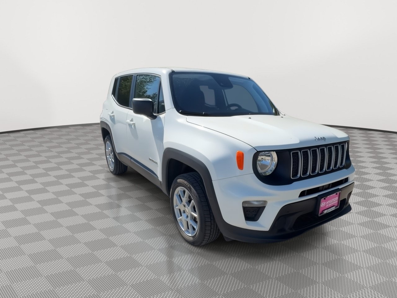 Used 2023 Jeep Renegade Latitude AWD/4WD image 2