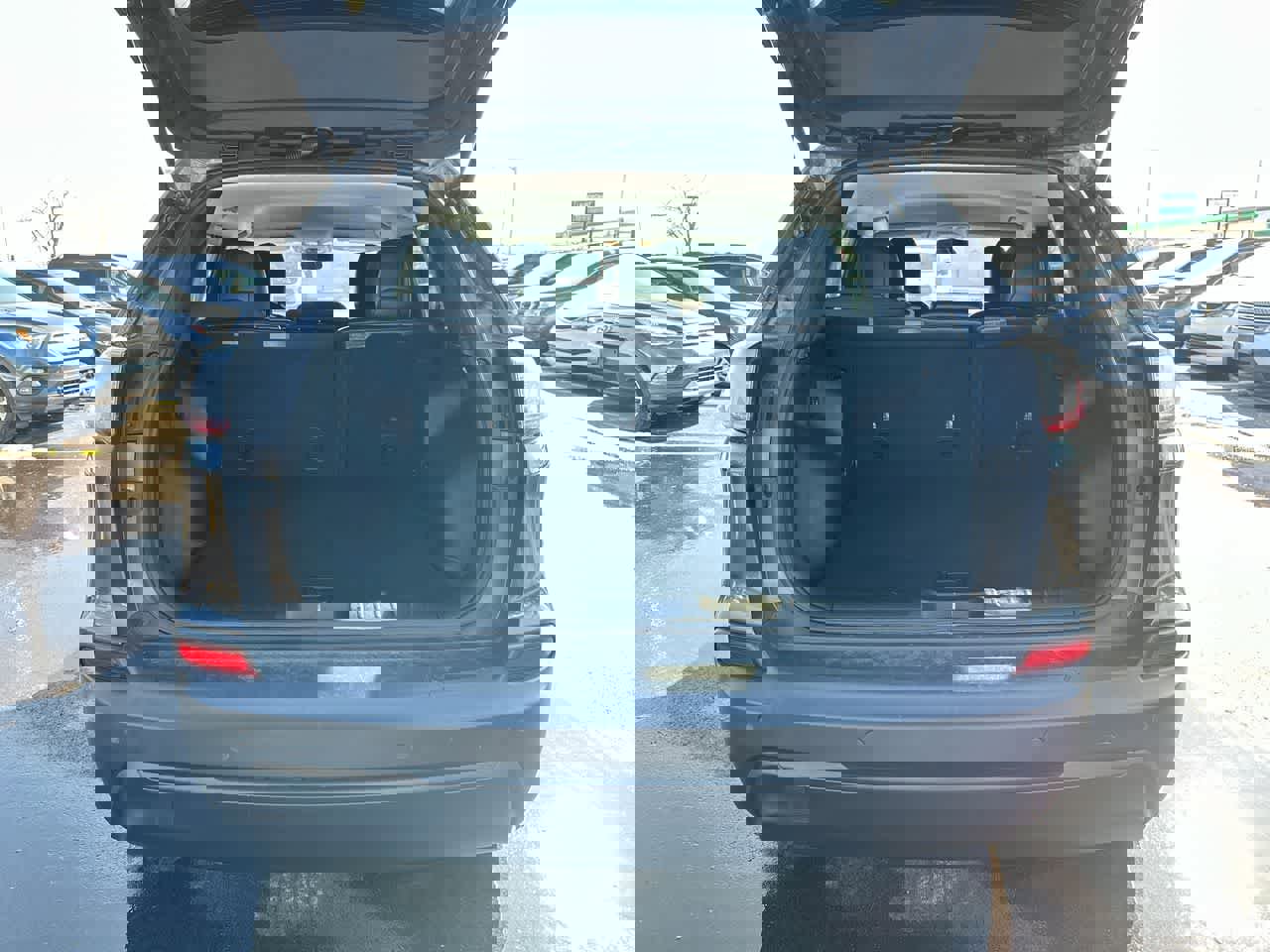 Used 2019 Jeep Cherokee Latitude Plus w/ Cold Weather Group image 34