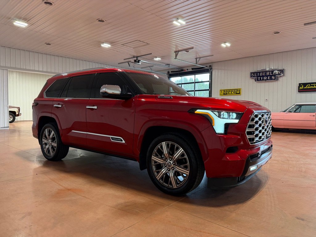 Used 2023 Toyota Sequoia Capstone AWD/4WD image 7