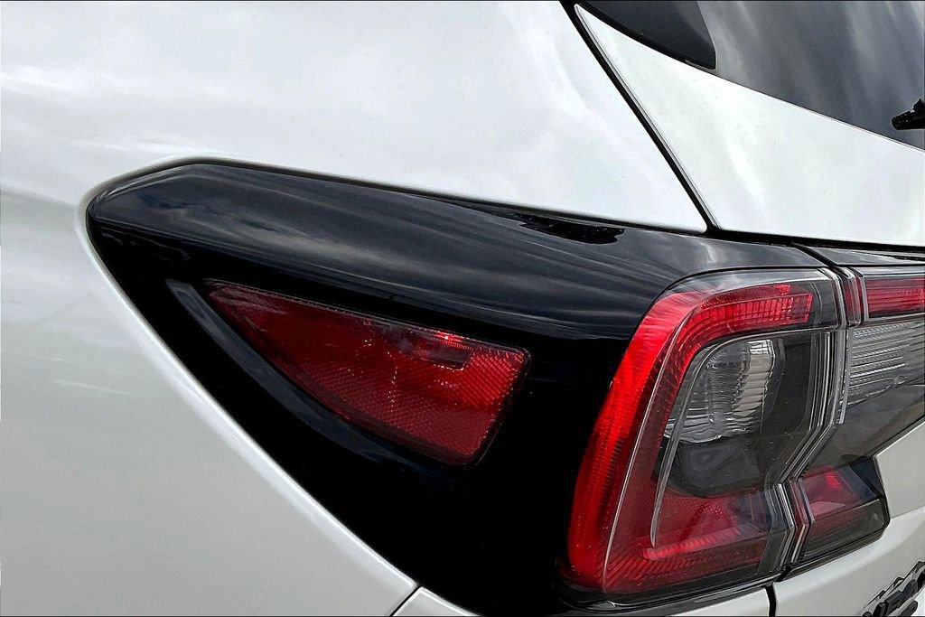 Used 2025 Subaru Outback Onyx Edition XT image 32