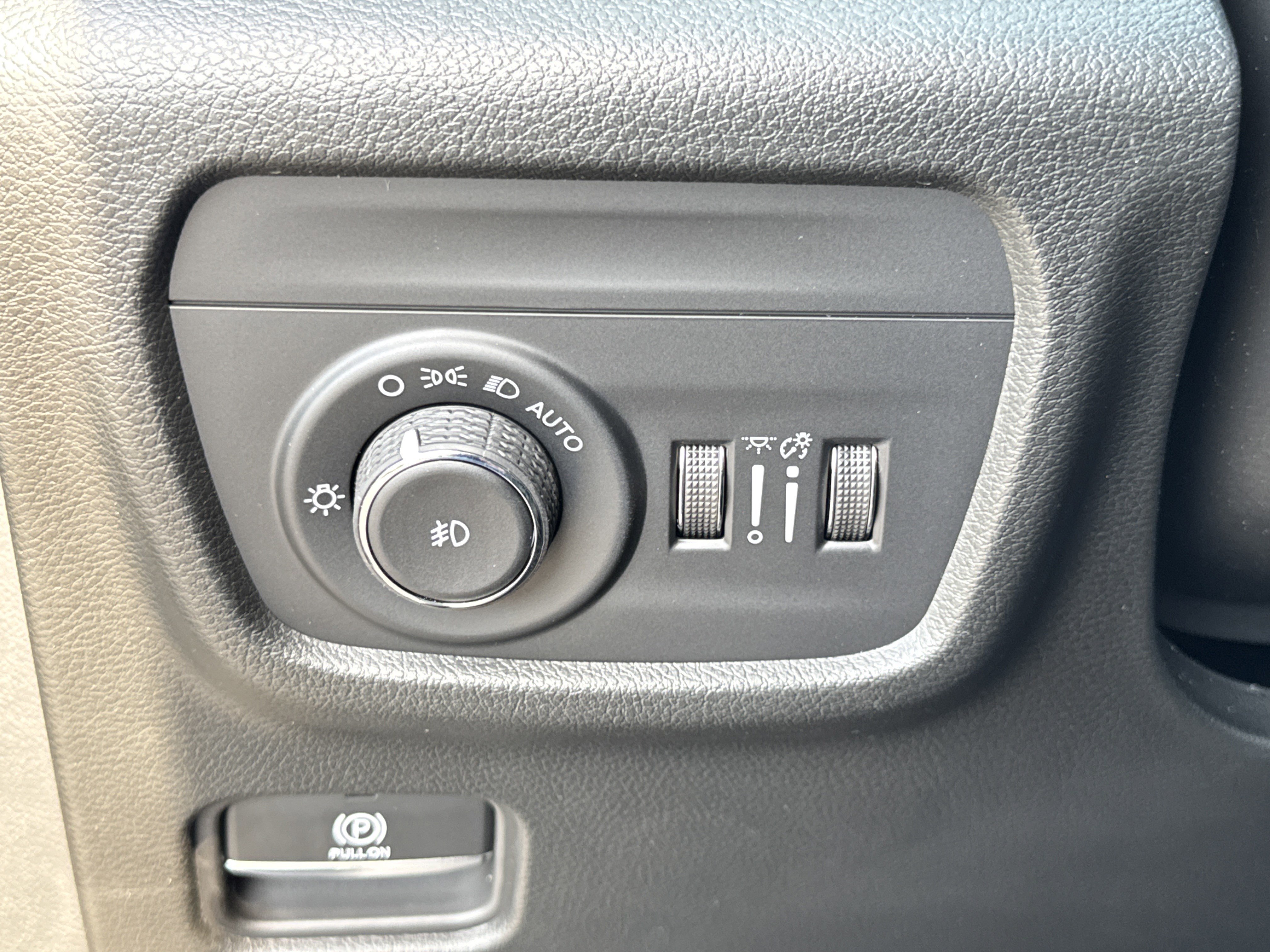 New 2026 Jeep Grand Cherokee Limited w/ Luxury Tech Group II image 39
