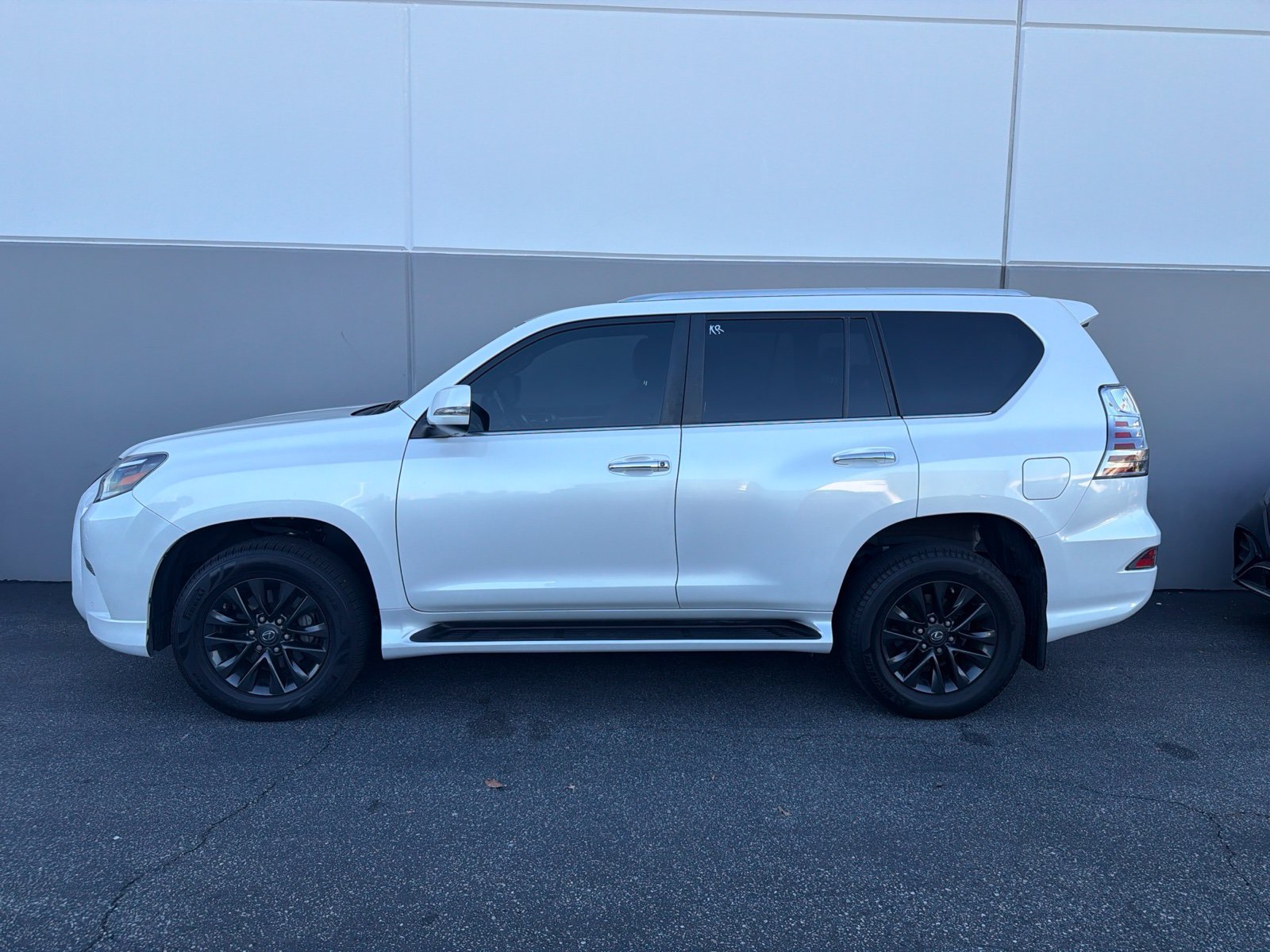 Used 2023 Lexus GX 460 Premium w/ Premium Package AWD/4WD image 4