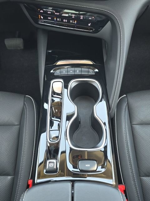 Used 2023 Buick Envision Essence w/ Technology Package I image 40
