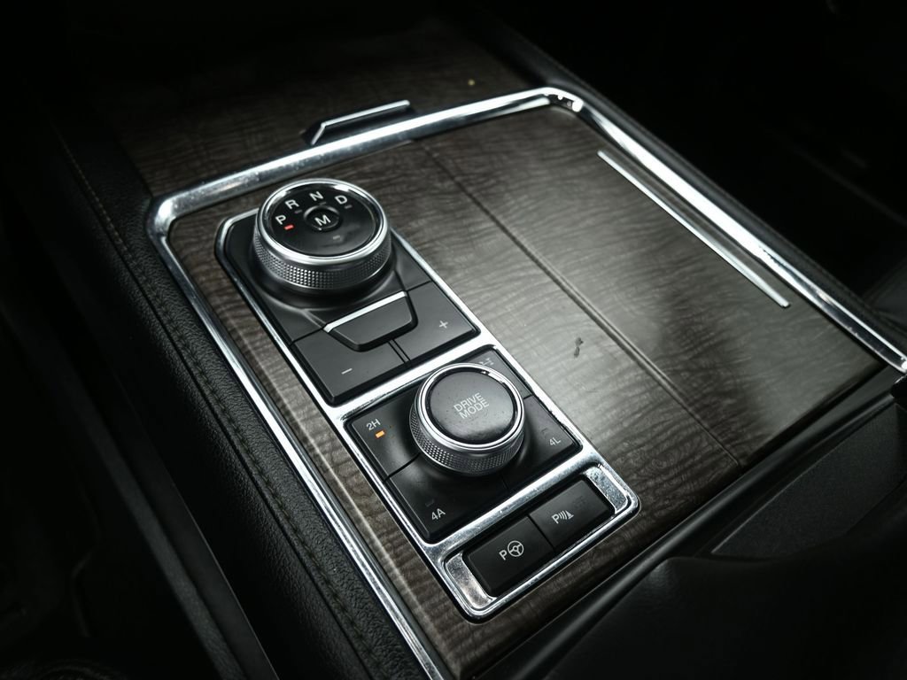 Certified 2020 Ford Expedition Limited w/ Equipment Group 301A image 18
