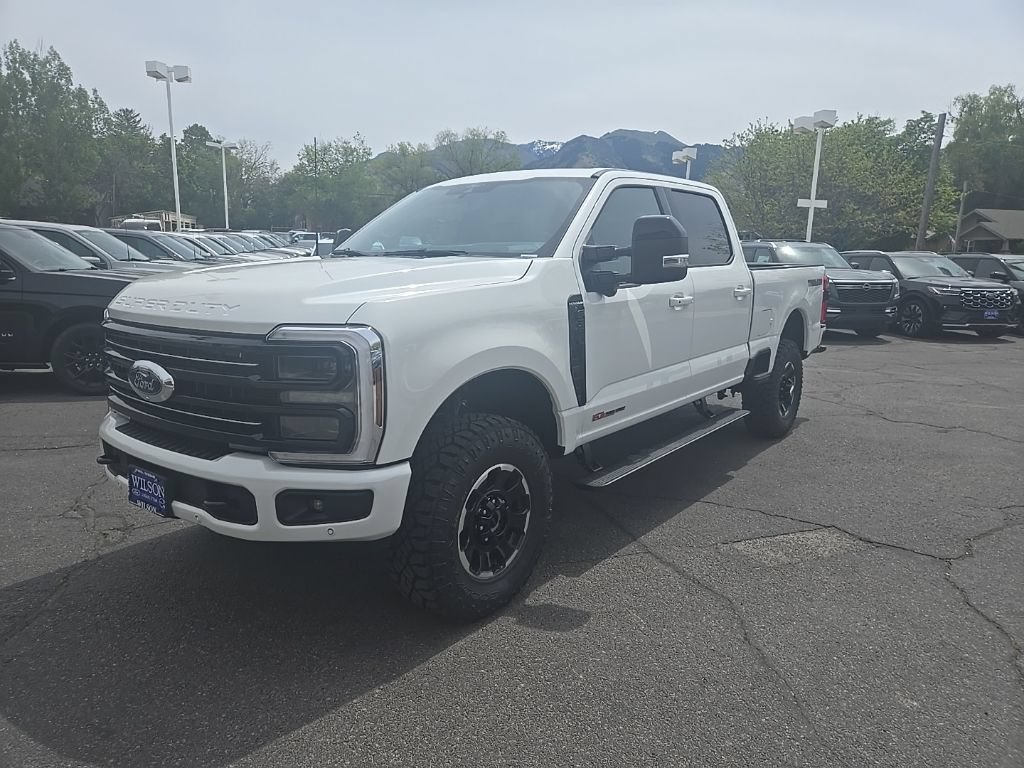 New 2026 Ford F350 Platinum w/ Tremor Off-Road Package