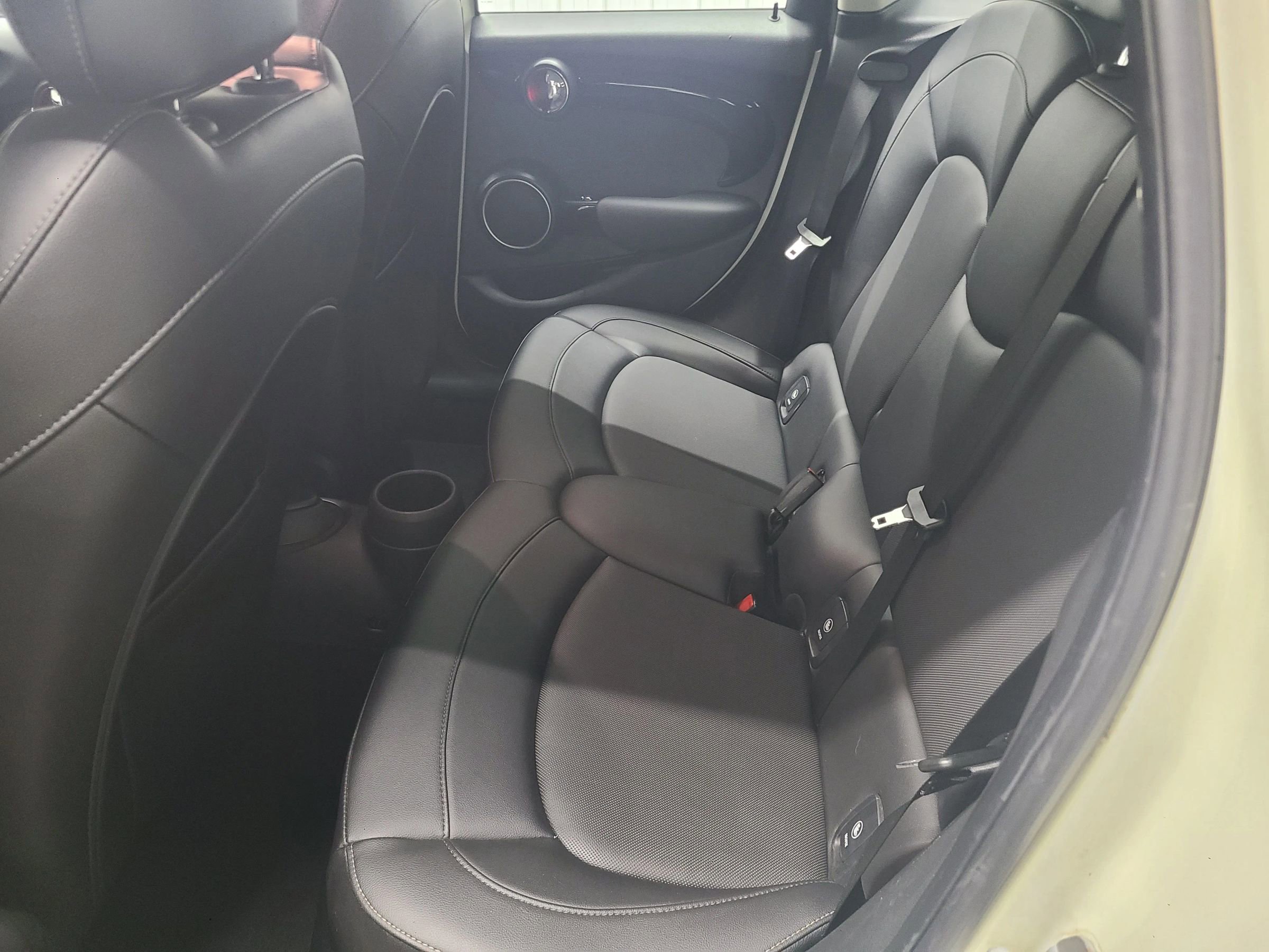 Used 2015 MINI Cooper S image 37