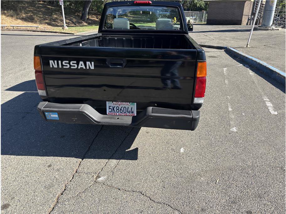 Used 1995 Nissan Pickup 2WD Regular Cab image 6