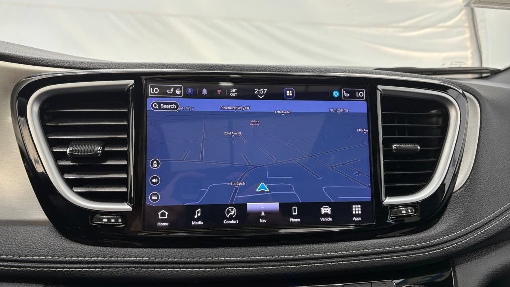 Used 2023 Chrysler Pacifica Limited w/ Uconnect Theater Family Group AWD/4WD image 48