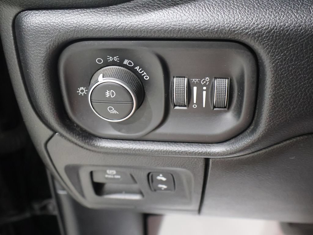 Certified 2019 RAM 1500 Laramie AWD/4WD image 31