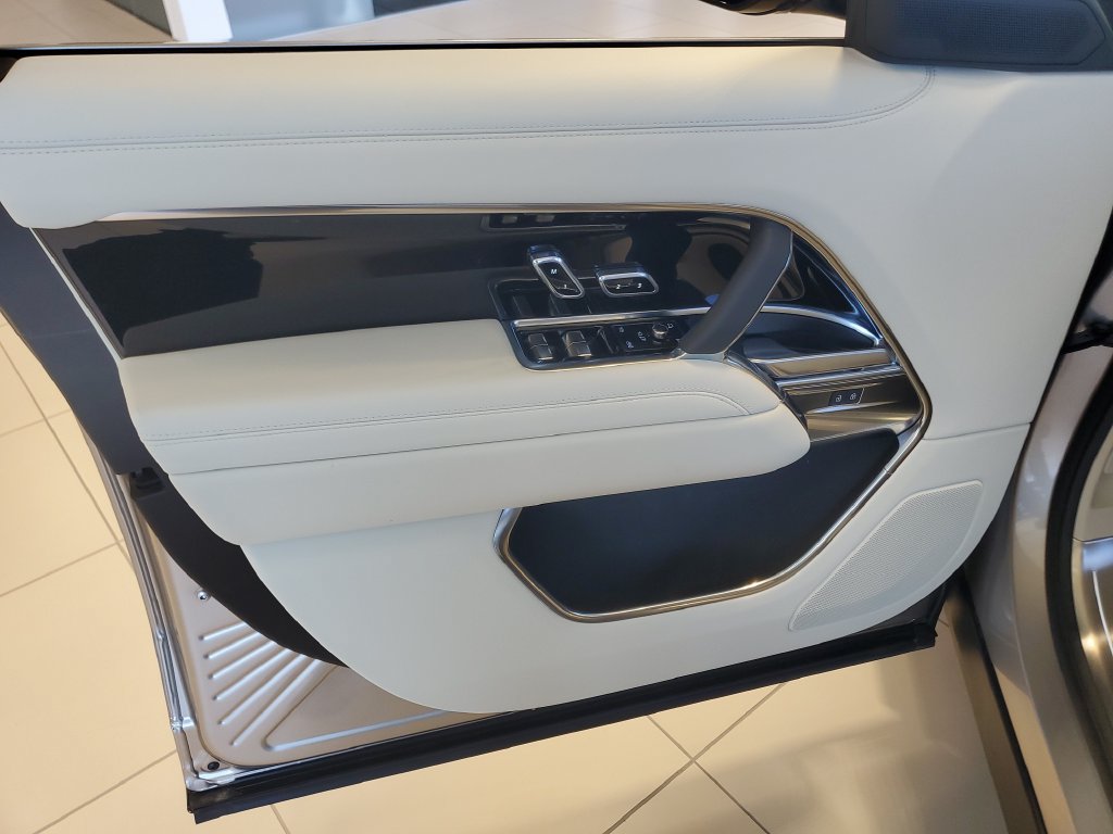 New 2026 Land Rover Range Rover SE AWD/4WD image 7