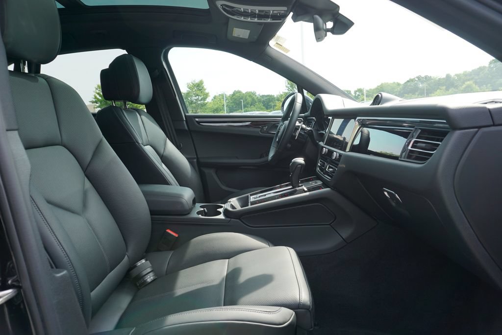 Used 2023 Porsche Macan S AWD/4WD image 63