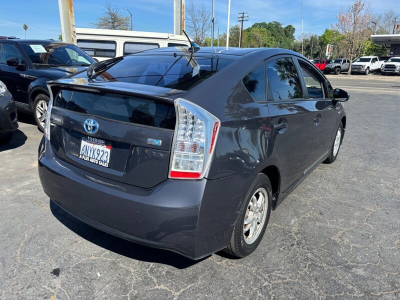 Used 2010 Toyota Prius Three FWD image 3
