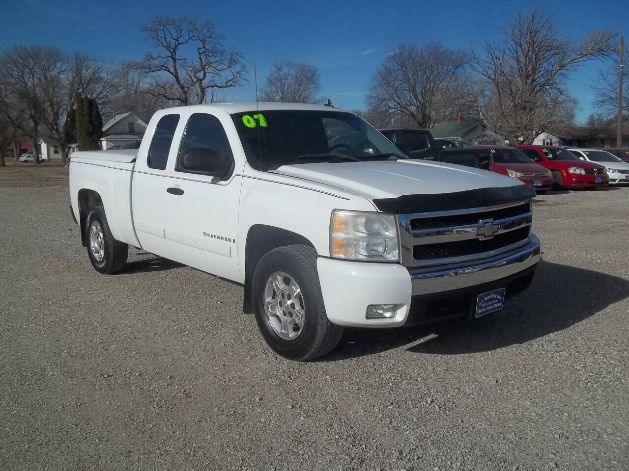 Used 2007 Chevrolet Silverado 1500 LT w/ 2LT Convenience Package AWD/4WD image 3