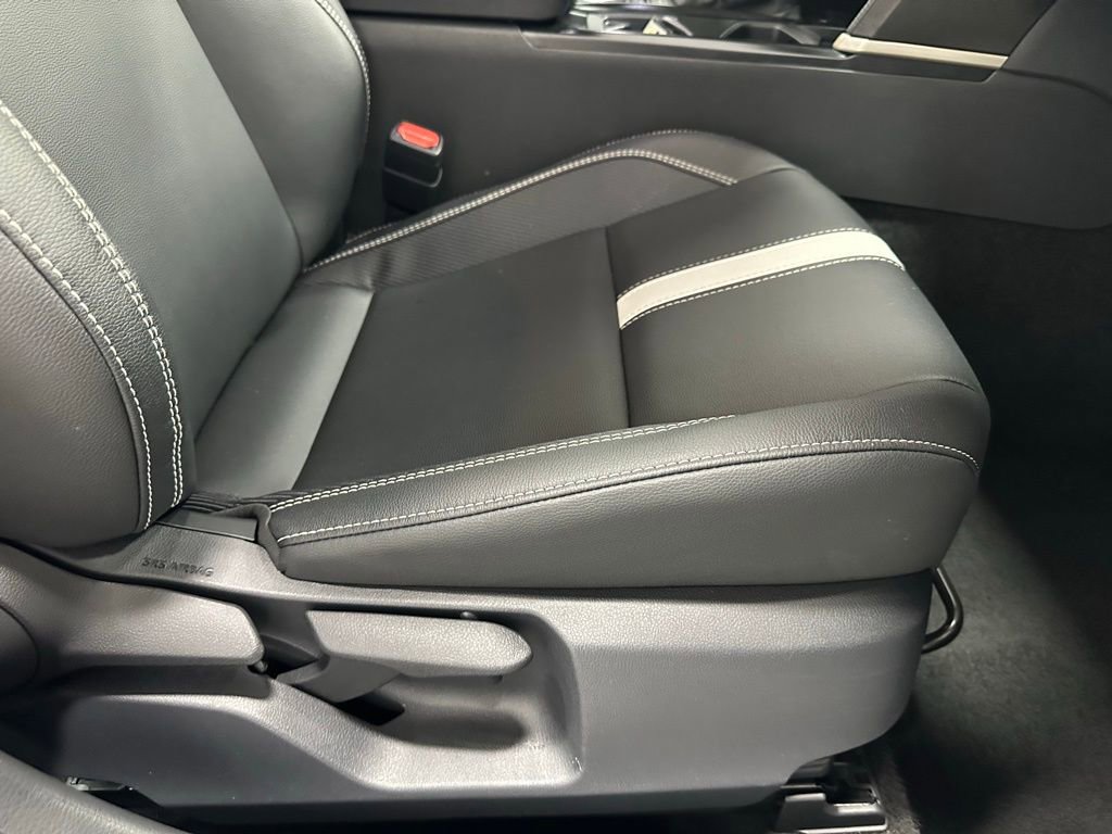 Used 2026 Toyota Camry SE FWD image 59