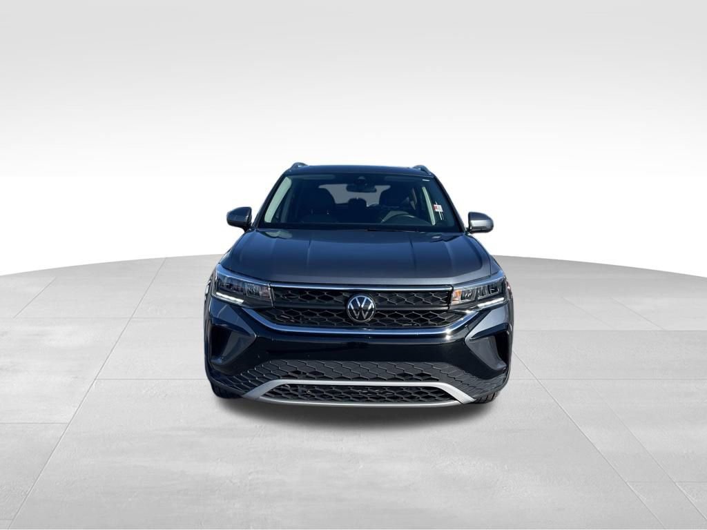 Used 2024 Volkswagen Taos SE image 8