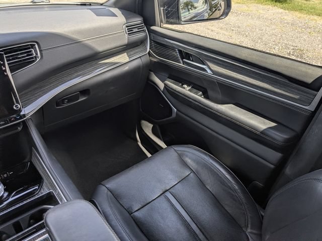 Used 2022 Jeep Wagoneer Series III w/ Premium Group I RWD image 26