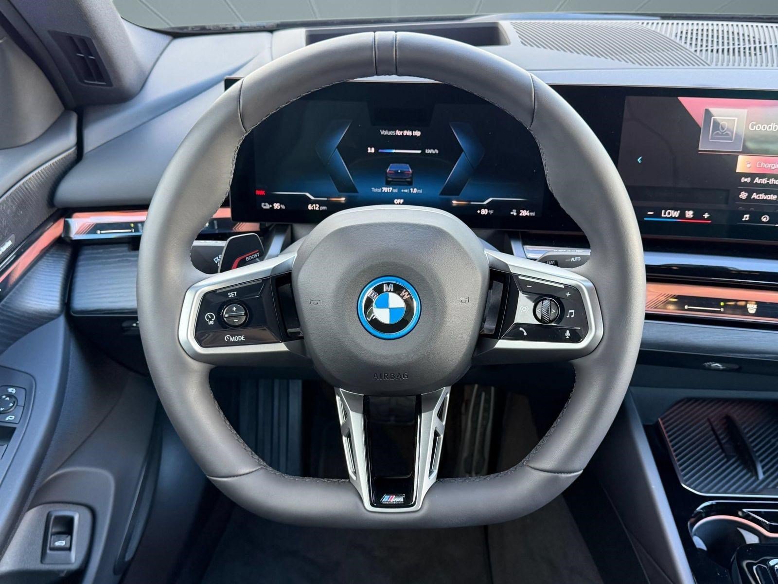 Certified 2025 BMW i5 eDrive40i w/ M Sport Package RWD image 16