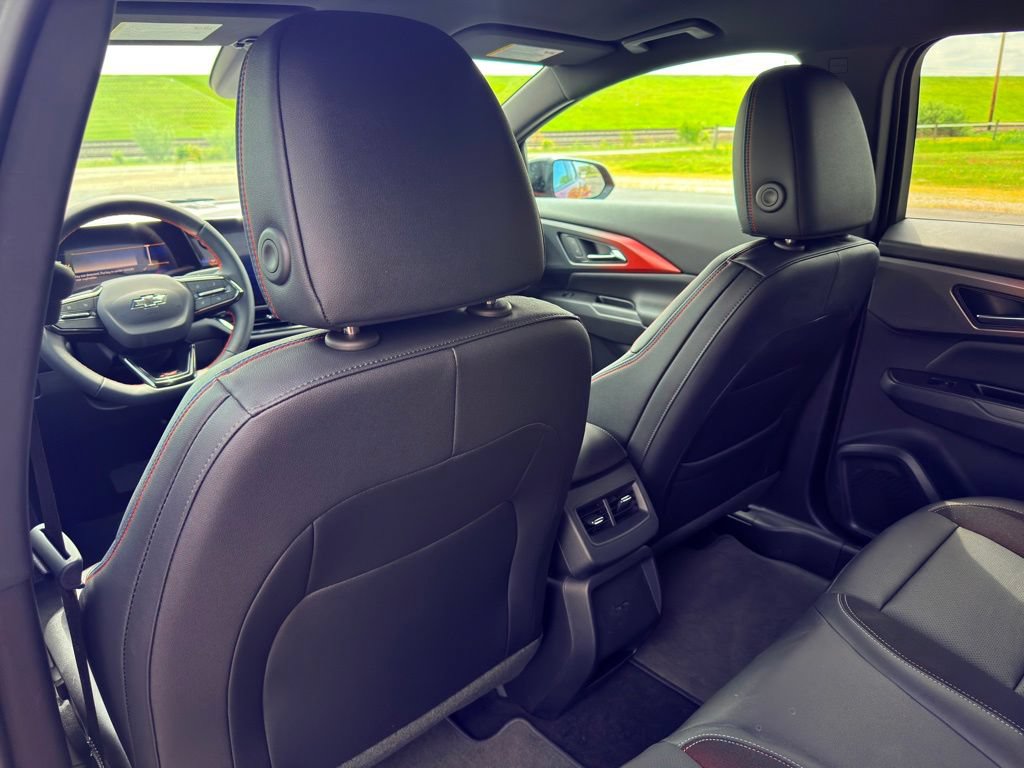 New 2026 Chevrolet Equinox EV RS FWD image 22