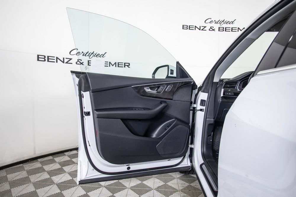 Used 2023 Audi Q8 Premium AWD/4WD image 23