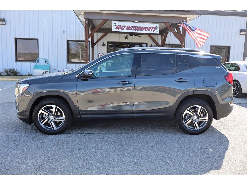 Used 2020 GMC Terrain SLT image 2